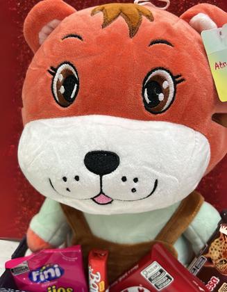 Imagem de Cesta Presente Dia das Crianças Pelúcia Chocolates e Doces