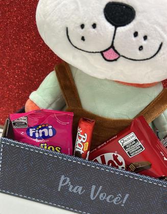 Imagem de Cesta Presente Dia das Crianças Pelúcia Chocolates e Doces