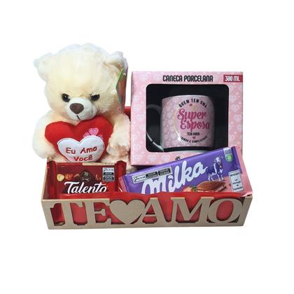Imagem de Cesta Presente Namorada ou Esposa com Urso, Caneca e Chocolate