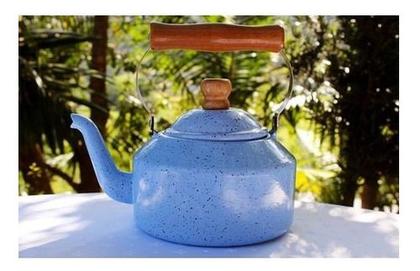 Imagem de Chaleira 2 Lts Esmaltada Cabo Madeira Fogão Indução