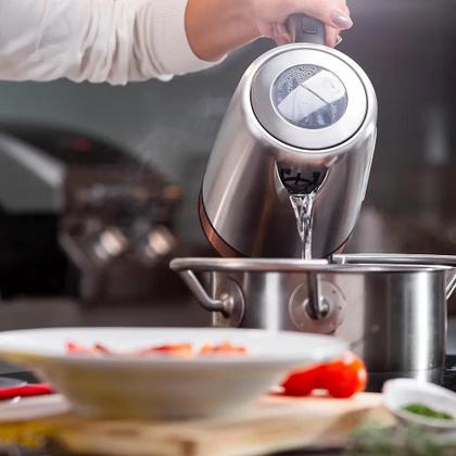 Imagem de Chaleira Elétrica Inox Térmica Gradiente 1100w Daily PGCE210 Cobre Collection 110v