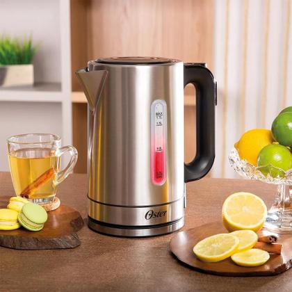 Chaleira Elétrica Oster Inox e Digital BVSTKT8970 com Potência de