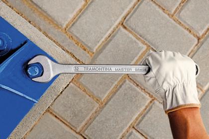 Imagem de Chave Combinada 25 mm com Pescoço Tramontina com Corpo Forjado em Aço Especial Cromado