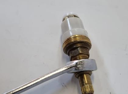 Imagem de Chave combinada para castelo registro pressão deca 16 mm