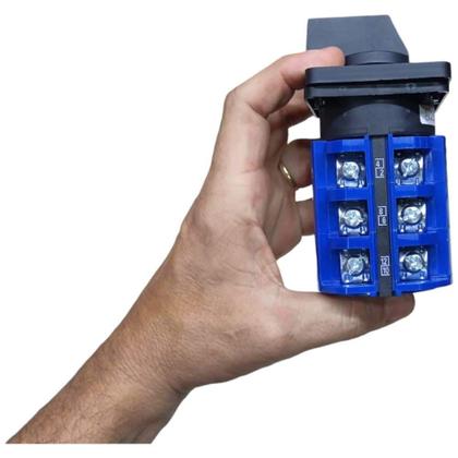 Imagem de Chave Rotativa Manual de 63a com 3 Posições 1.0.2 Trifásica Transferência Tripolar