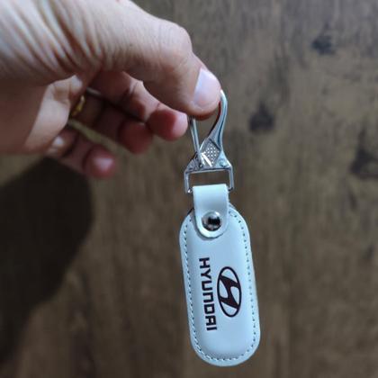 Imagem de Chaveiro Automotivo Hyundai Couro Branco Mosquetão Chave Carro Gancho Metal Argola