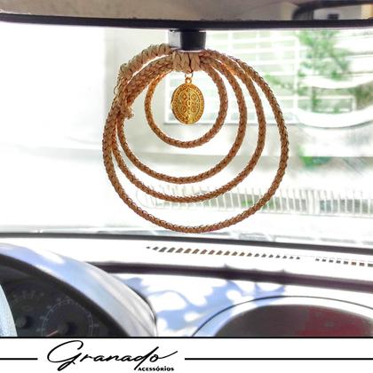 Imagem de Chaveiro Country Capiau + Penduricalho Laço Couro Bege Medalhão São Bento Ouro