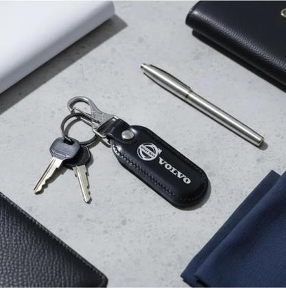 Imagem de Chaveiro Couro Preto Volvo Mosquetão Argola Chave Carro Metal
