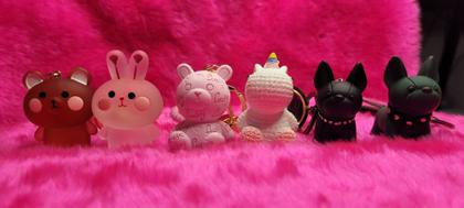 Imagem de Chaveiro Emborrachado Pingentes Com Faixa de Mão e Gancho Modelos Variados