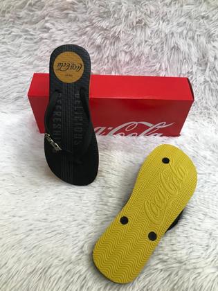 Imagem de Chinelo de dedo masculino coca cola strings cc3702