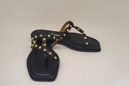 Imagem de Chinelo feminino de dedo Vizzano 6452.102 com spikes rasteirinha rasteira sem salto