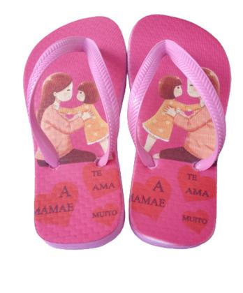 Imagem de Chinelo infantil menina A Mamae te Ama muito , Ou o chinelo com bone da Barbie ou da Minei