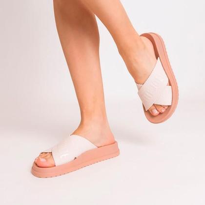 Imagem de Chinelo Petite Jolie Tiras Largas Cruzadas