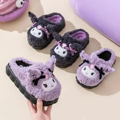Imagem de Chinelo Sanrio Kuromi de Algodão - Solado Grosso e Quentinho para o Inverno