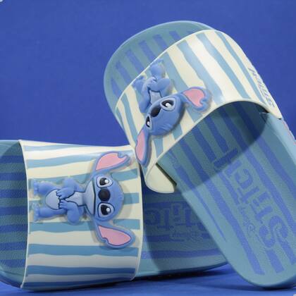 Imagem de Chinelo Slide Infantil Grendene Kids 23285 Disney Mania Azul e Bege