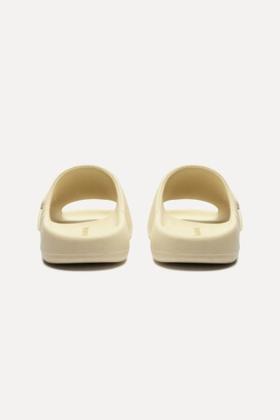 Imagem de Chinelo Slide Reserva Tipo R  Leveza, Conforto e Estilo Moderno