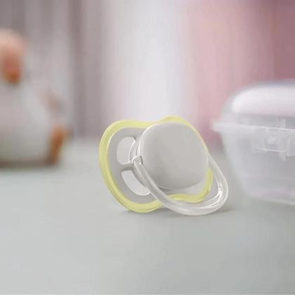 Imagem de Chupeta Ultra Air Dupla Branca e Bege 0-6M Philips Avent