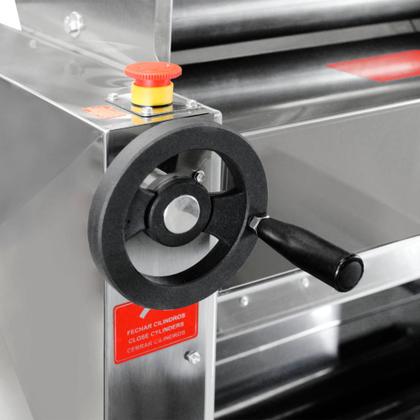 Imagem de Cilindro Laminador de Massas Metvisa 51cm com Cavalete 127V CLMC.510