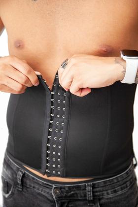 Imagem de Cinta Modeladora Emborrachada 27 Cm e 4 Barbatanas - C09