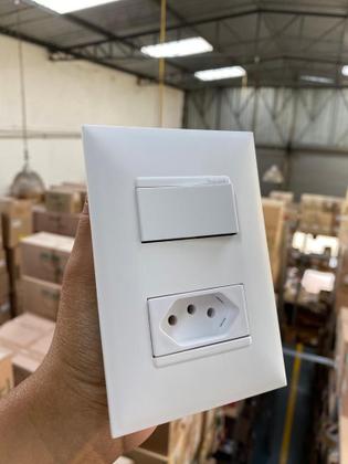 Imagem de Cj Interruptor Paralelo + Tomada 20A 4X2 Pial Plus + Branco