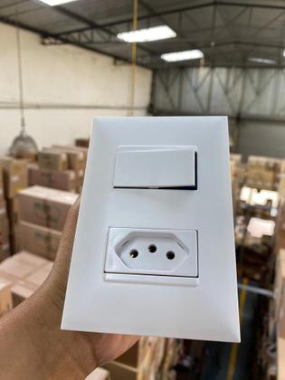 Imagem de Cj Interruptor Paralelo + Tomada 20A 4X2 Pial Plus + Branco