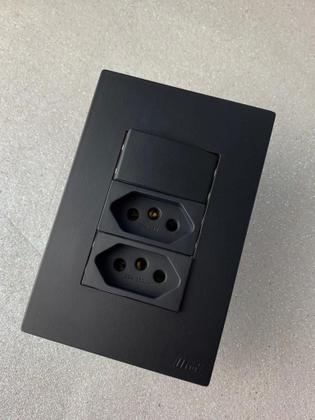 Imagem de Cj Simples + 2 Tomada 20A 4X2 - Recta Home Grafite Satin