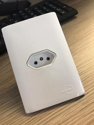 Imagem de Cj tomada 10a horizontal com suporte 4x2 dicompel novara branco total