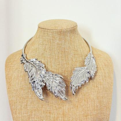 Imagem de Colar Choker de Aro com Folhas em Metal