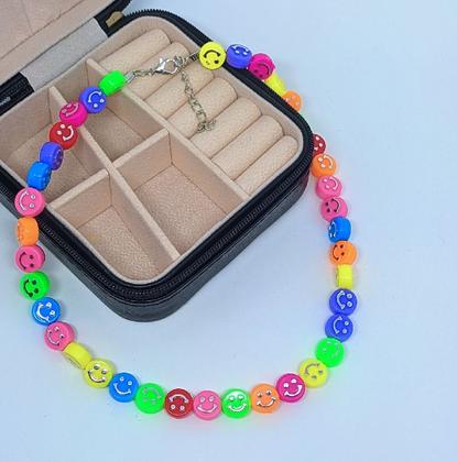 Imagem de Colar Choker Gargantilha Miçangas Coloridas Smile Virginia Zé Tendência Moda Blogueira Cordão Praia Verão
