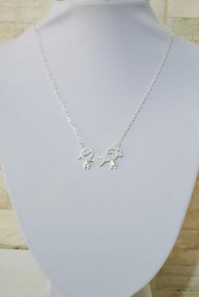 Imagem de Colar com Pingente casal de filhos banhado prata