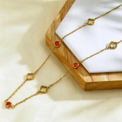 Imagem de Colar com Pingente de Flor de Trevo de Quatro Folhas com Zircônia Vermelha - Joia de Aço Inoxidável