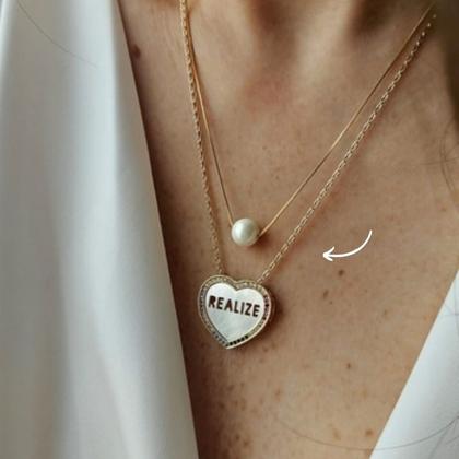 Imagem de Colar coração madrepérola "realize" banhado a ouro