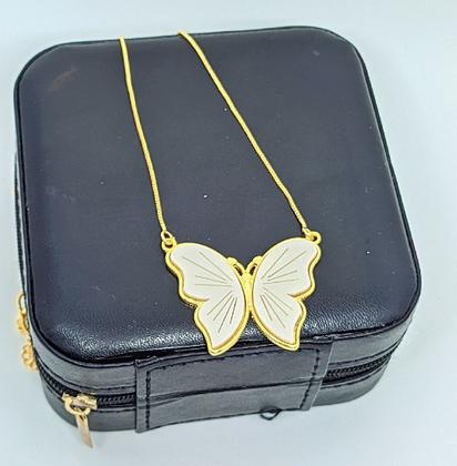 Imagem de Colar Corrente Feminino com Pingente Borboleta Grande Madrepérola Folheado Ouro 18k Gargantilha 45cm Tendência