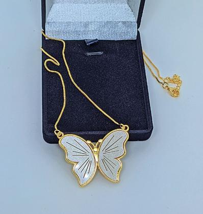 Imagem de Colar Corrente Feminino com Pingente Borboleta Grande Madrepérola Folheado Ouro 18k Gargantilha 45cm Tendência