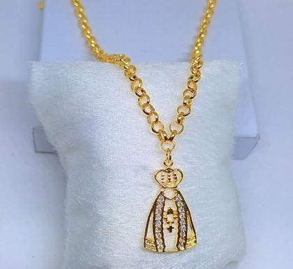 Imagem de Colar Corrente Feminino com Pingente Nossa Senhora Aparecida Cravejado Micro Zircônias Folheado Ouro 18k Elo Português