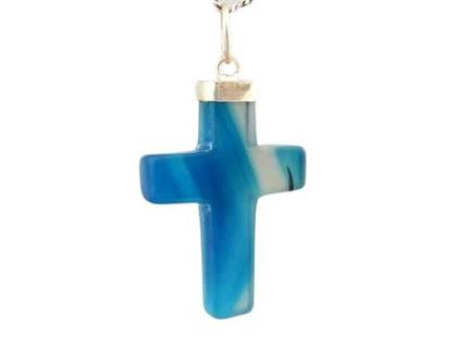 Imagem de Colar Crucifixo Agata Azul Natural em Dourado