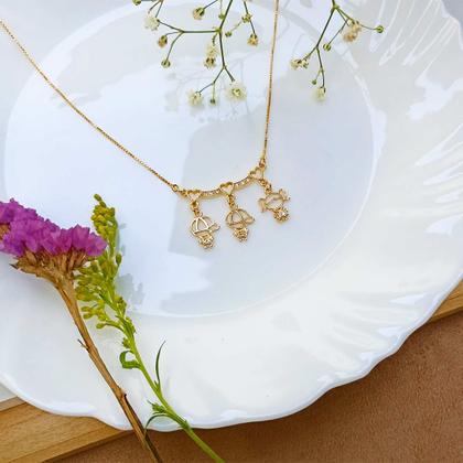 Imagem de Colar de Filhos Mãe de Dois Meninos e uma Menina com Corações Folheado em Ouro 18K SoftJoias 