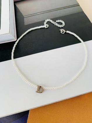 Imagem de Colar de mini Pérolas com Inicial Ouro e Prata Semi Joia