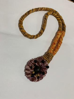 Imagem de Colar em linha de algodão (macramê)