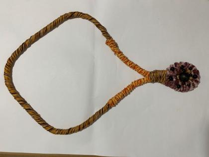 Imagem de Colar em linha de algodão (macramê)