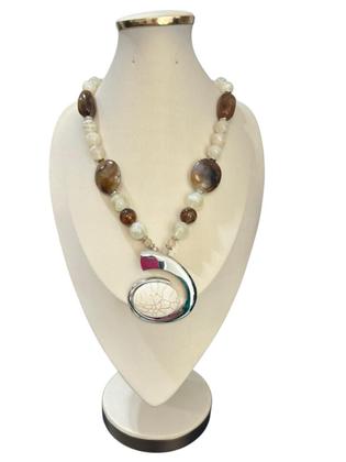 Imagem de Colar Feminino Com Cordão E Resina Kit Com Brinco Tendência