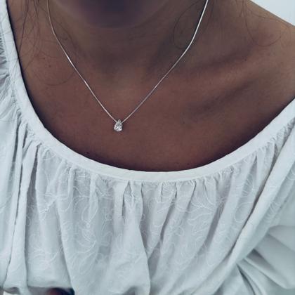 Imagem de Colar Feminino com Pingente Gota em Prata 925