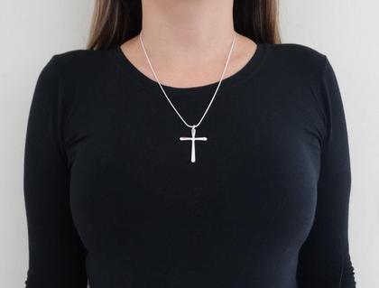 Imagem de Colar Feminino Crucifixo De Prata Em Ródio Branco