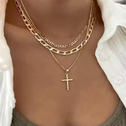 Imagem de Colar Feminino Elegante Crucifixo Banhado A Ouro Brilhantes
