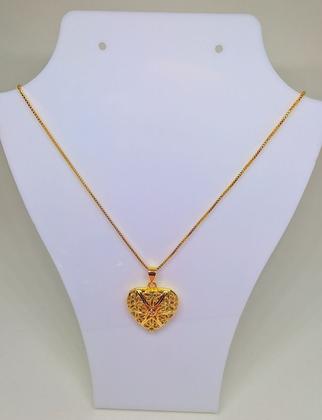 Imagem de Colar Gargantilha Feminino com Pingente Relicário Coração Vazado Pequeno para Foto Folheado Ouro 18k Dourado