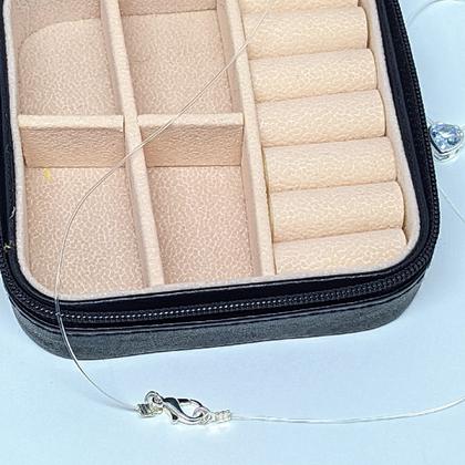 Imagem de Colar Gargantilha Fio Nylon Ponto de Luz com Coração Zircônia Folheado Prata Tendência Moda Feminino