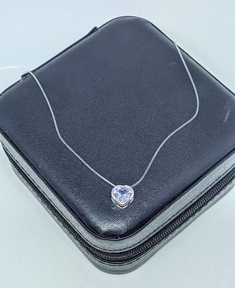 Imagem de Colar Gargantilha Fio Nylon Ponto de Luz com Coração Zircônia Folheado Prata Tendência Moda Feminino