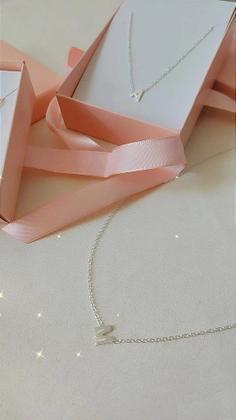 Imagem de Colar Letra/Inicial Personalizado - Semijoia Banhada em Ouro 18K ou no Banho Prata