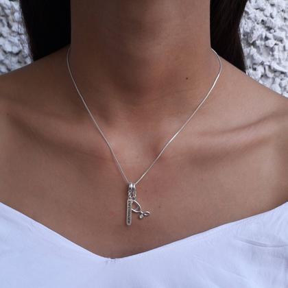 Imagem de Colar Pingente Profissão Enfermagem Banhado a Prata 925