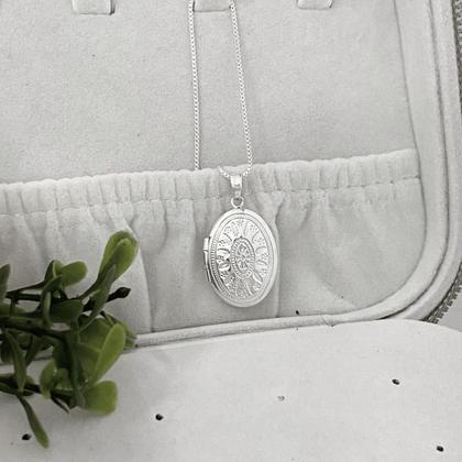 Imagem de Colar Prata 925 Relicário Oval Arabesco Banhado Feminino